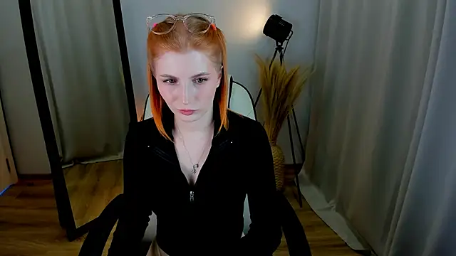 Snapshot of Mira__Blush chatting on 8, 3, 2025 Mira Blush online show from 8, 3, 2025