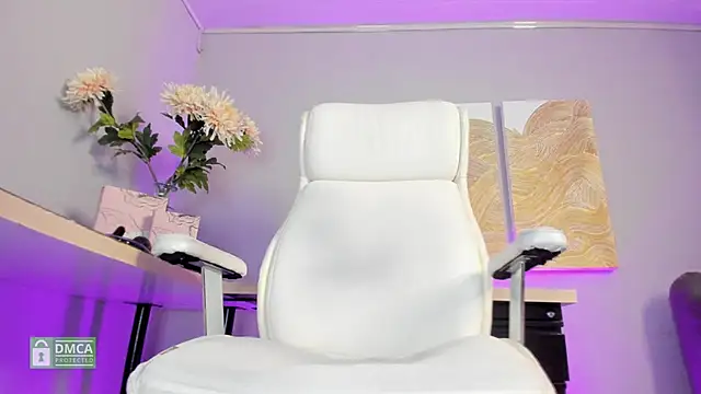 Snapshot of karinna_gray chatting on 22, 12, 2024 karinna gray online show from 22, 12, 2024