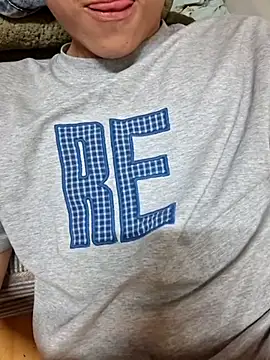 Gwencloudy online show from 8, 3, 2026