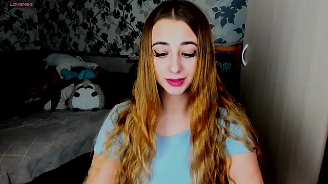 Snapshot of weakness4u chatting on 8, 2, 2025 weakness4u online show from 8, 2, 2025