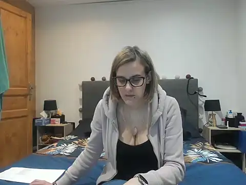 Madame Callie online show from 13, 4, 2026