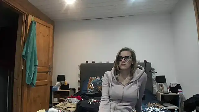 Madame Callie online show from 19, 4, 2026