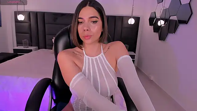 Snapshot of AmyWalker_ chatting on 1, 2, 2025 AmyWalker online show from 1, 2, 2025