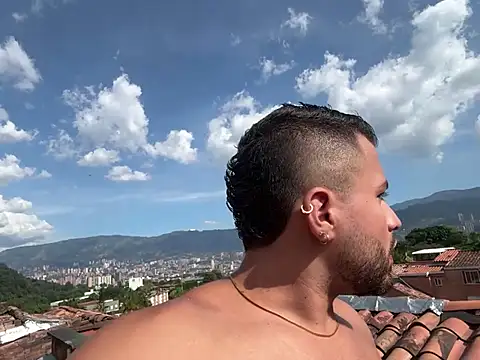 Juan Castano online show from 15, 1, 2025