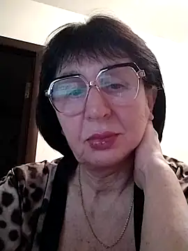 AlbinaXPretty online show from 5, 3, 2025