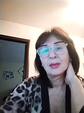 AlbinaXPretty online show from 8, 10, 2025