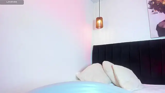 dolly zoe online show from 15, 5, 2026