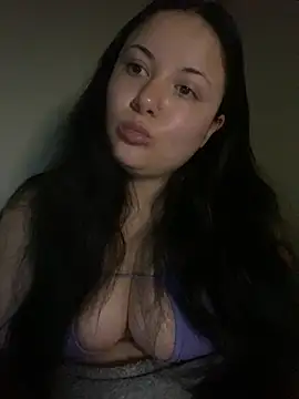 Snapshot of xocrybaby chatting on 2, 3, 2025 xocrybaby online show from 2, 3, 2025