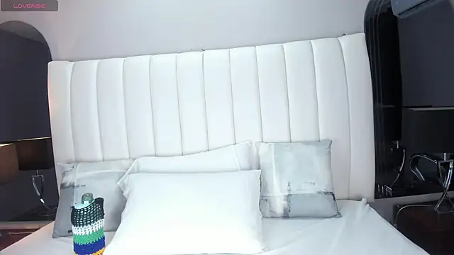 MelanieKlaus online show from 8, 2, 2025