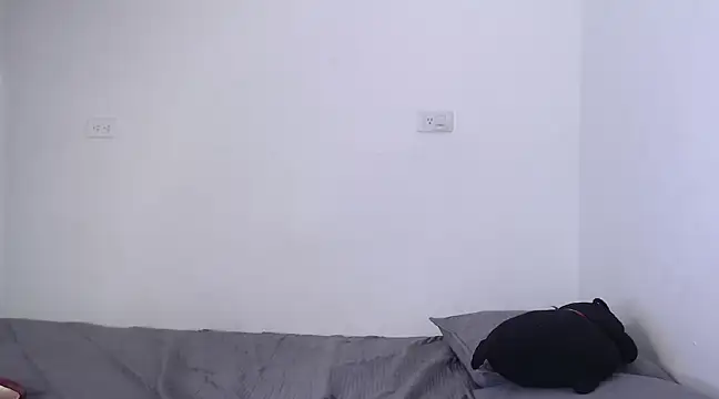 yungelitamor  online show from 14, 1, 2025