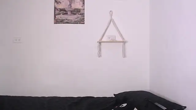 yungelitamor  online show from 24, 1, 2025