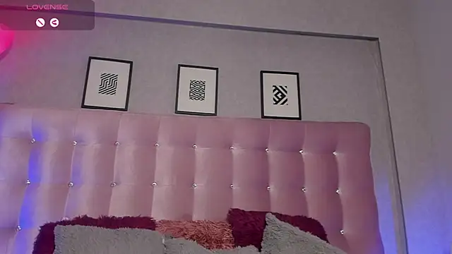 charlotteeruss online show from 6, 12, 2024