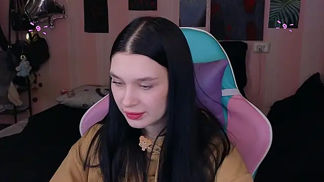 Snapshot of Amanda_Tender chatting on 5, 2, 2025 Amanda Tender online show from 5, 2, 2025