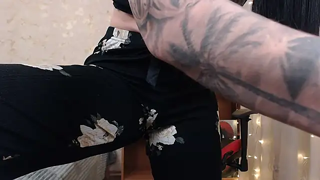 JuicyJess online show from 10, 1, 2025