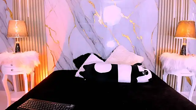 BeckyRusso online show from 17, 10, 2025