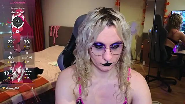 Lori Myaf online show from 8, 11, 2025