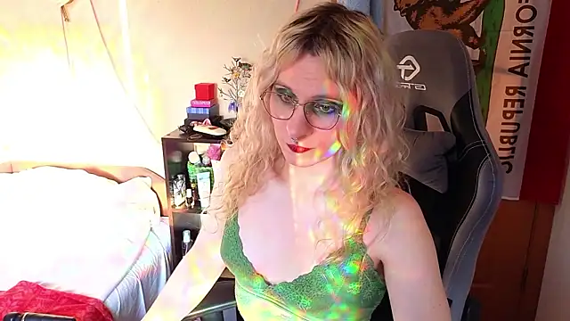 Lori Myaf online show from 11, 3, 2026