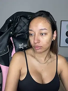 DianaHopson online show from 21, 2, 2025