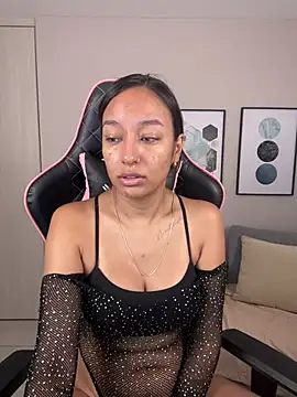 DianaHopson online show from 28, 2, 2025