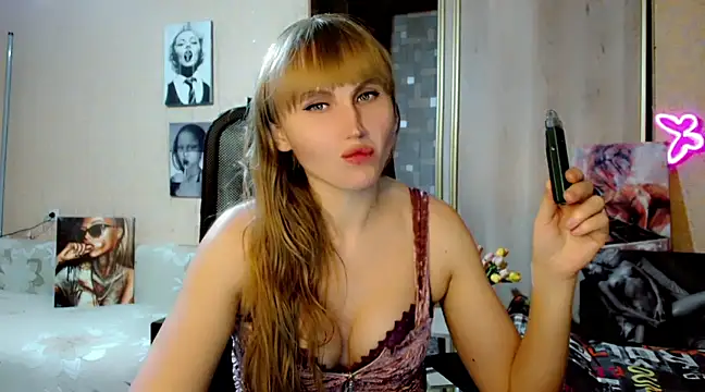 Snapshot of EveLove33 chatting on 1, 12, 2024 EveLove33 online show from 1, 12, 2024