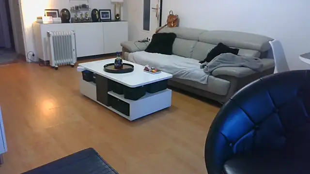 sarametisse26 online show from 3, 11, 2025