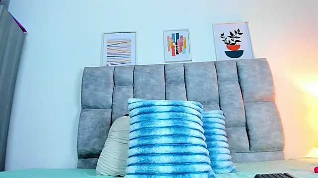Snapshot of TiffanyFox1 chatting on 18, 7, 2026 TiffanyFox1 online show from 18, 7, 2026