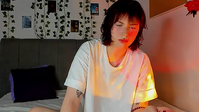 Snapshot of miss_Lizzy chatting on 6, 12, 2024 miss Lizzy online show from 6, 12, 2024