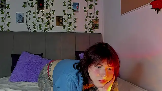 Snapshot of miss_Lizzy chatting on 16, 12, 2024 miss Lizzy online show from 16, 12, 2024