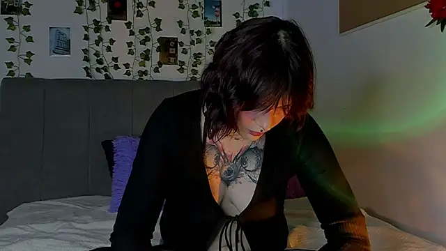 Snapshot of miss_Lizzy chatting on 28, 12, 2024 miss Lizzy online show from 28, 12, 2024