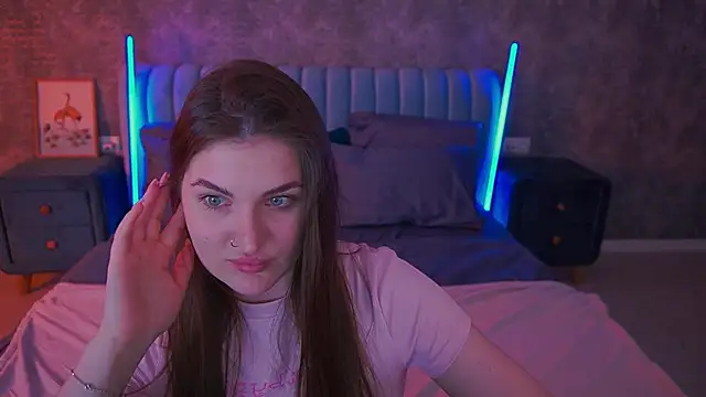 EmmyCharmm online show from 9, 4, 2026