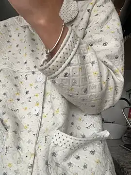 Ameellie online show from 2, 3, 2025