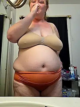 Snapshot of virgieblanca chatting on 5, 10, 2025 virgieblanca online show from 5, 10, 2025