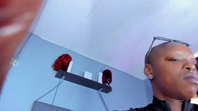 Coco Kiss online show from 25, 2, 2026