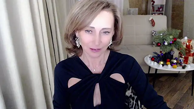 Snapshot of HornyMilf_777 chatting on 9, 1, 2025 HornyMilf 777 online show from 9, 1, 2025