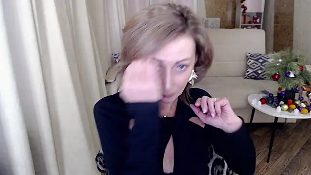 Snapshot of HornyMilf_777 chatting on 13, 1, 2025 HornyMilf 777 online show from 13, 1, 2025
