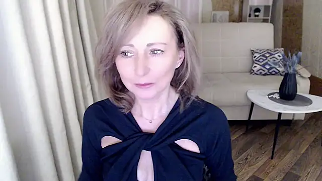 Snapshot of HornyMilf_777 chatting on 17, 1, 2025 HornyMilf 777 online show from 17, 1, 2025