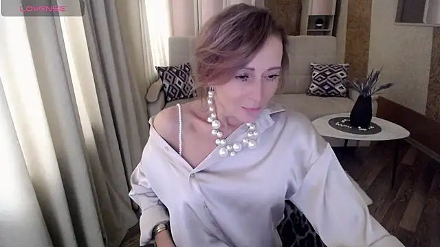 Snapshot of HornyMilf_777 chatting on 25, 1, 2025 HornyMilf 777 online show from 25, 1, 2025