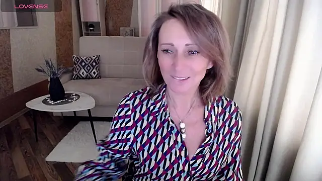 Snapshot of HornyMilf_777 chatting on 27, 1, 2025 HornyMilf 777 online show from 27, 1, 2025