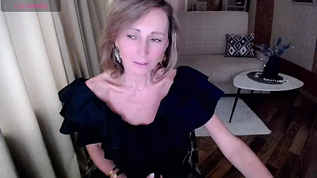 Snapshot of HornyMilf_777 chatting on 1, 2, 2025 HornyMilf 777 online show from 1, 2, 2025