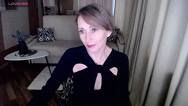 Snapshot of HornyMilf_777 chatting on 3, 2, 2025 HornyMilf 777 online show from 3, 2, 2025