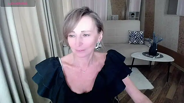 Snapshot of HornyMilf_777 chatting on 9, 2, 2025 HornyMilf 777 online show from 9, 2, 2025