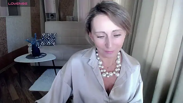 Snapshot of HornyMilf_777 chatting on 10, 2, 2025 HornyMilf 777 online show from 10, 2, 2025