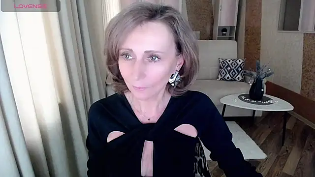 Snapshot of HornyMilf_777 chatting on 11, 2, 2025 HornyMilf 777 online show from 11, 2, 2025