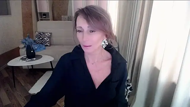 Snapshot of HornyMilf_777 chatting on 17, 2, 2025 HornyMilf 777 online show from 17, 2, 2025