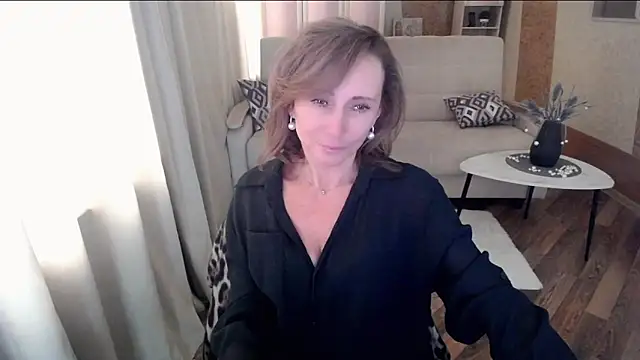 Snapshot of HornyMilf_777 chatting on 28, 2, 2025 HornyMilf 777 online show from 28, 2, 2025