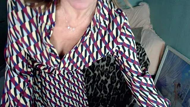 Snapshot of HornyMilf_777 chatting on 4, 3, 2025 HornyMilf 777 online show from 4, 3, 2025