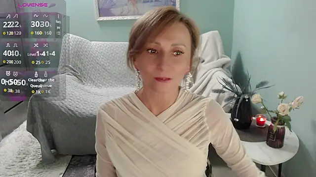 Snapshot of HornyMilf_777 chatting on 10, 9, 2025 HornyMilf 777 online show from 10, 9, 2025