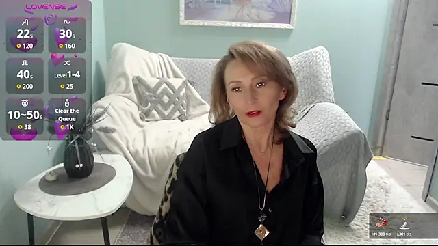 Snapshot of HornyMilf_777 chatting on 30, 9, 2025 HornyMilf 777 online show from 30, 9, 2025