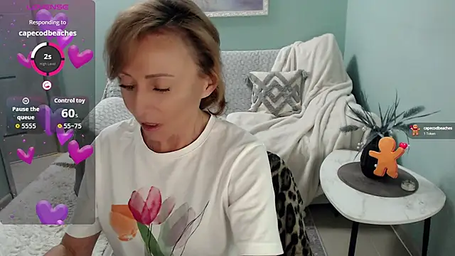 Snapshot of HornyMilf_777 chatting on 4, 10, 2025 HornyMilf 777 online show from 4, 10, 2025
