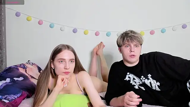 Emily and Ilumi online show from 21, 12, 2024